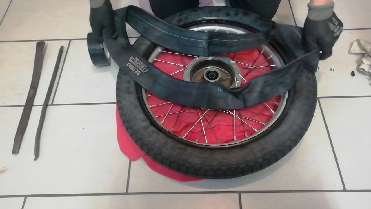 Nakładanie opony na felgę motocykla WSK czy junak wfm
