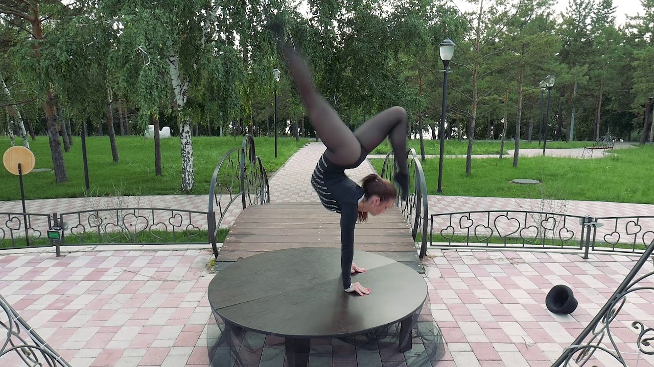 Contortion solo act Alina Karpovich