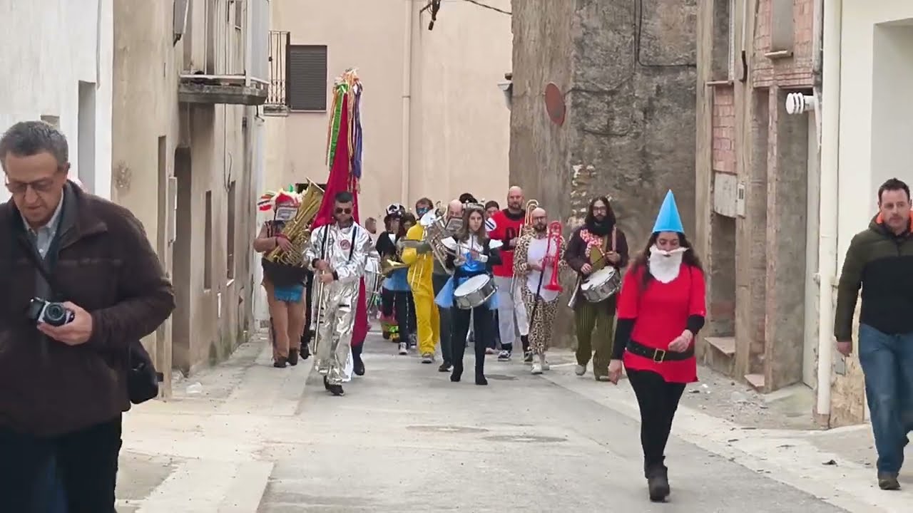 Godall, 20260215 Agrupació Musical de Godall, Desfilada infantl de disfresses