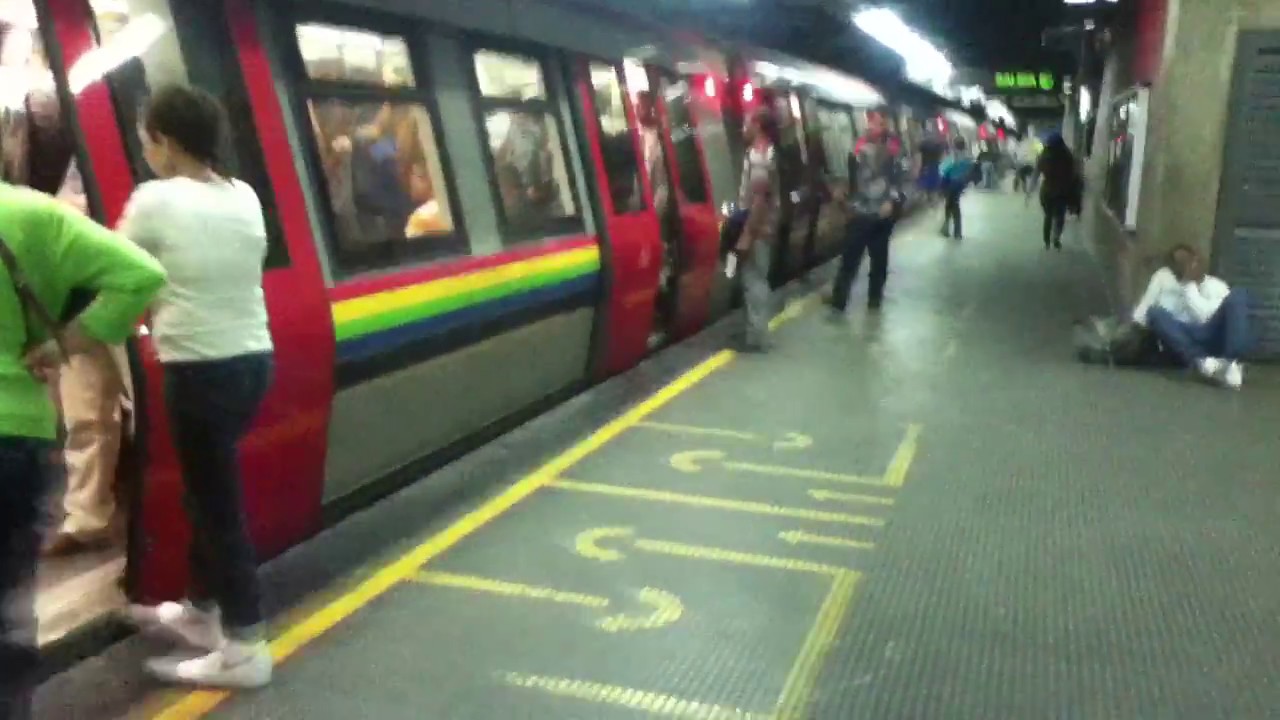 Metro de Caracas Estacion Ciudad Universitaria Tren Alstom Metropolis