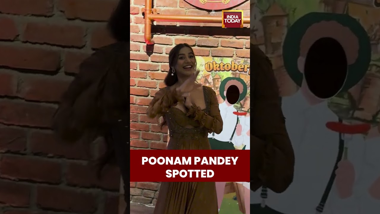POONAM PANDEY SPOTTED