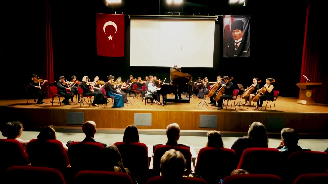 BACH PİYANO KONÇERTOSU NO.1 SOLİST:SENEM ZEYNEP ERCAN ORKESTRA ŞEFİ:BAHADIR ÇOKAMAY