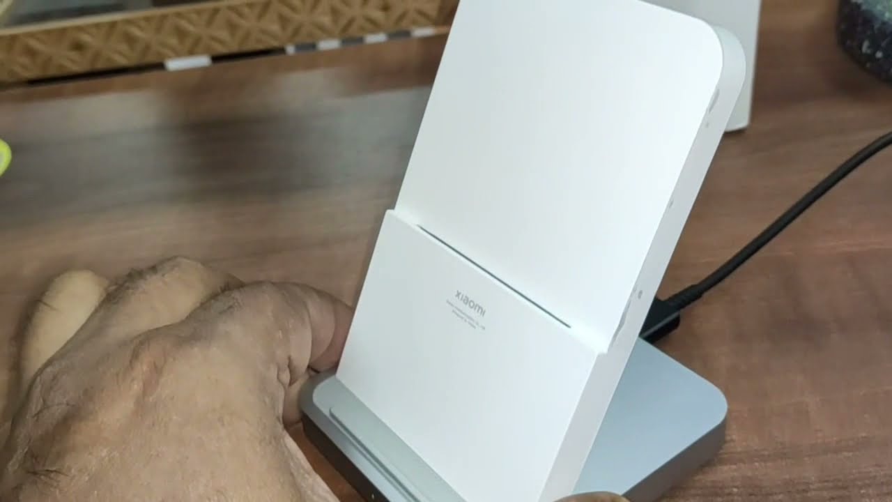 Mi 30W Wireless Charger : Unboxing and Quick Review
