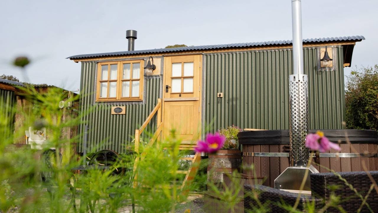 The Glamping Shepherd’s Huts – Steel Chassis | Living Design Tiny House