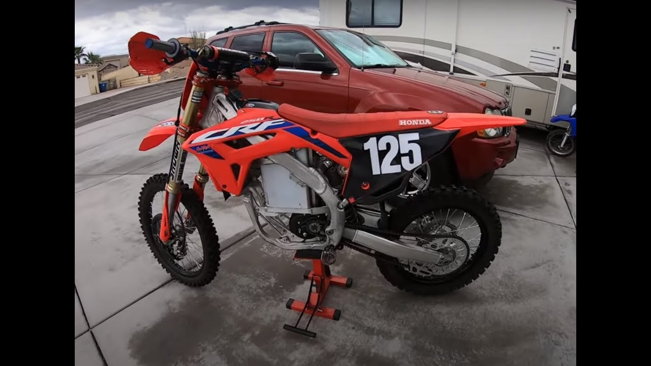 Brock's 2023 CRF250F with QS138 70H V3 motor and new EM260S controller. First ride