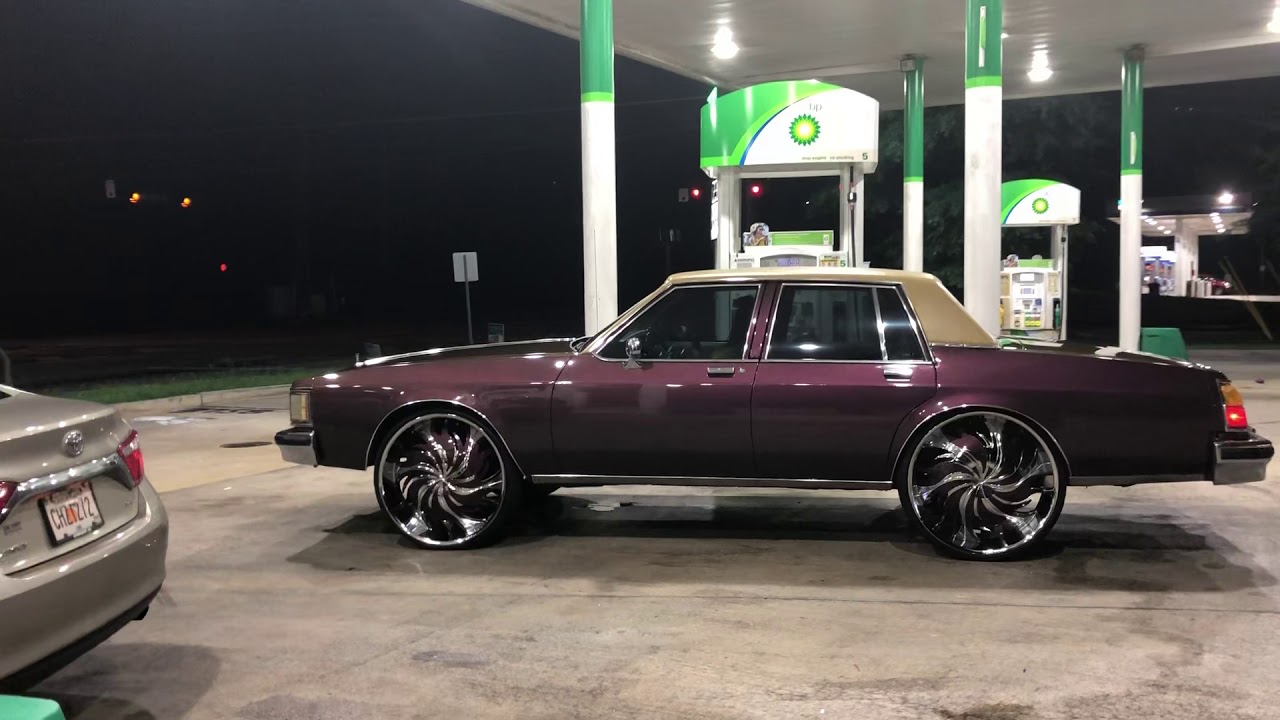 Oldsmobile Delta 88 on 8s
