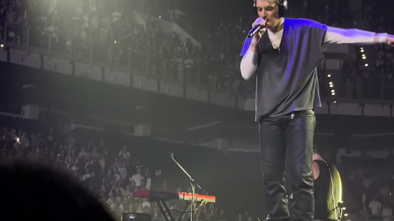 LANY - Super Far / Mean It @ Axiata Arena, Kuala Lumpur [22/9/2024]