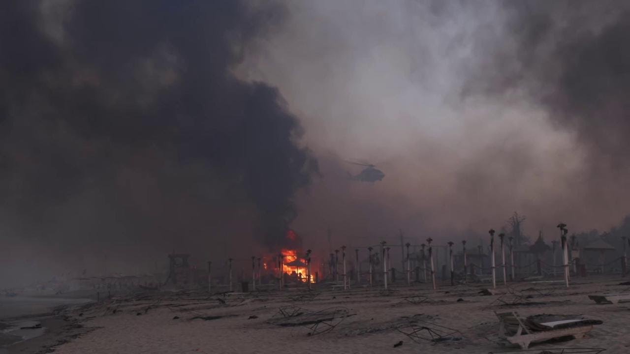 Oltre 30 incendi a Catania, le fiamme divorano la spiaggia: distrutto stabilimento balneare
