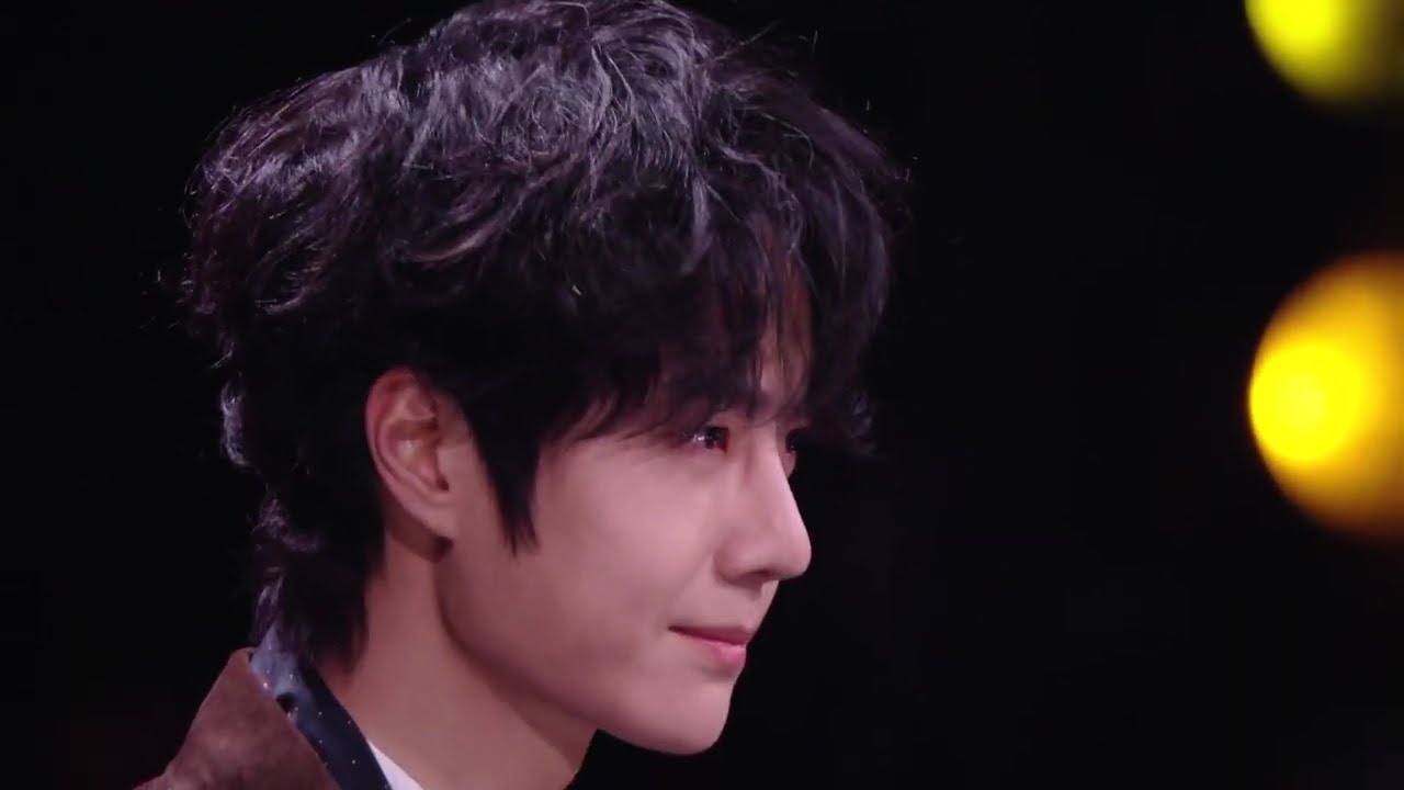 Wang Yibo @ Weibo Night Red Carpet & Award Ceremony 王一博微博之夜红毯和领奖