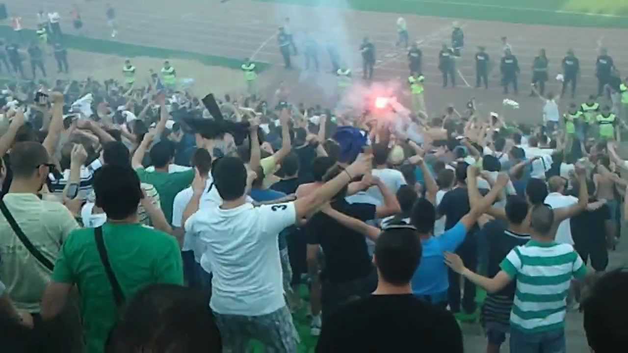 TRPAJ TE LEVATE I DALJE I DALJE,,,TM'87... LUDILOOOO NA KOŠEVU,, DERBI 12.05.2012.