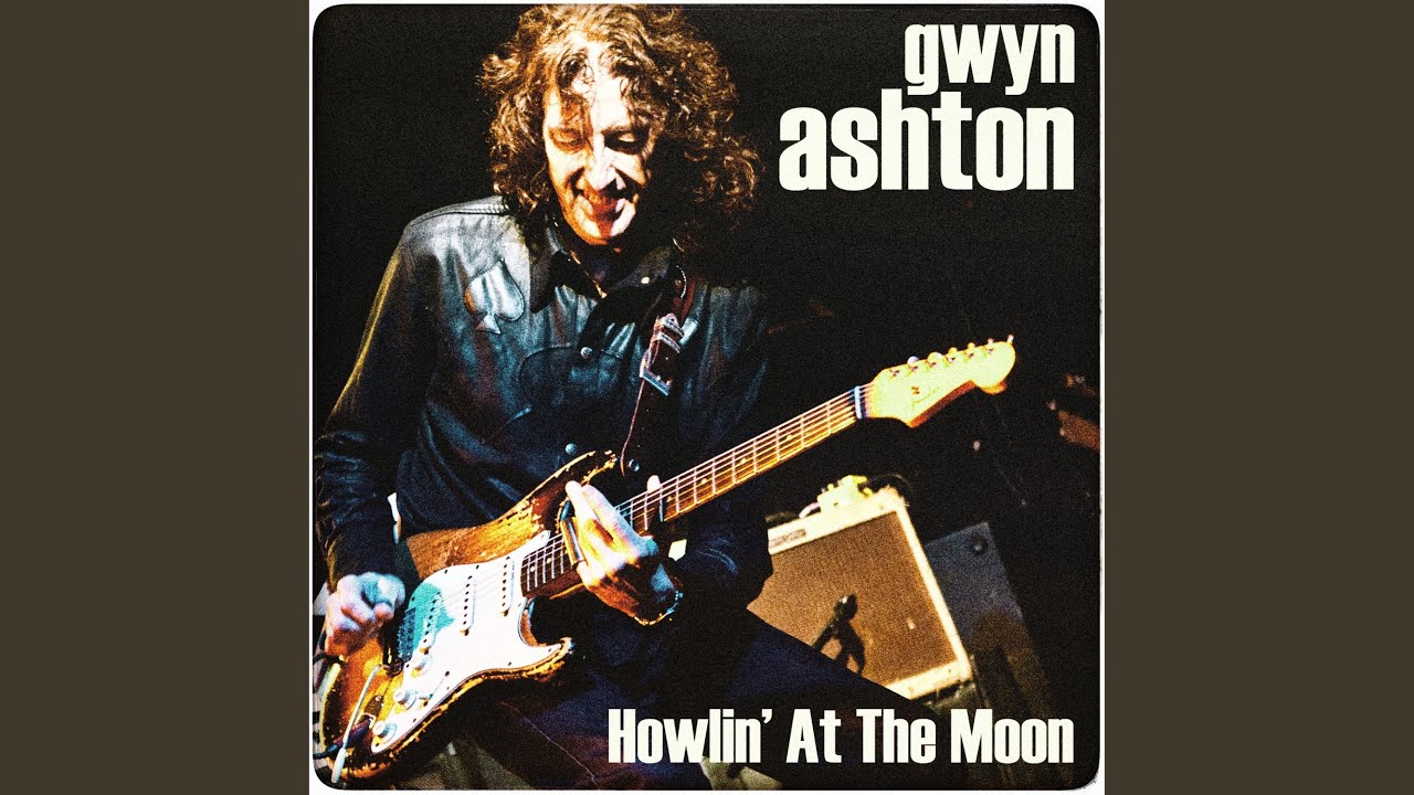 Howlin' At the Moon