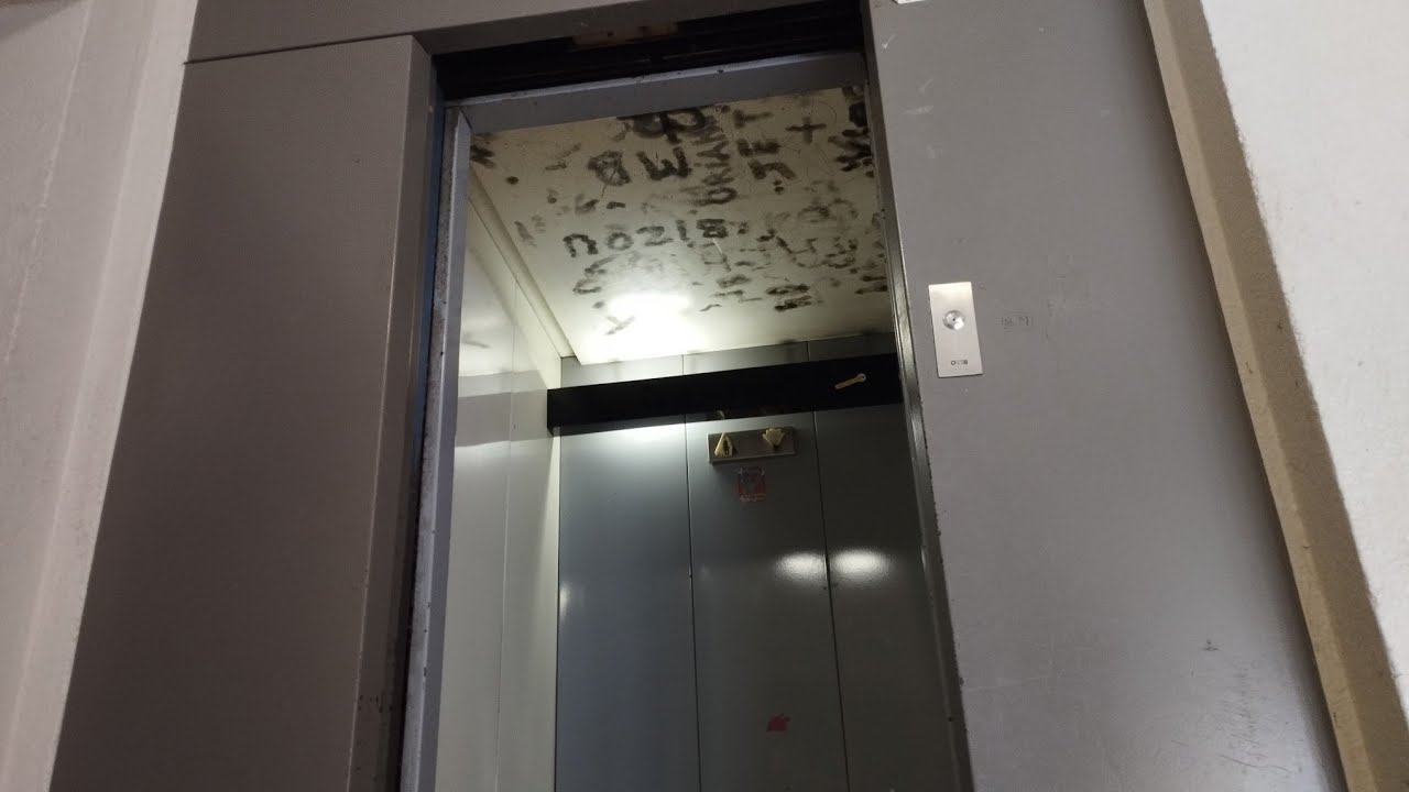 (Albi) лифт Otis Pre-Lexan 70-х г/п 525 кг скорость 0.71 м/с