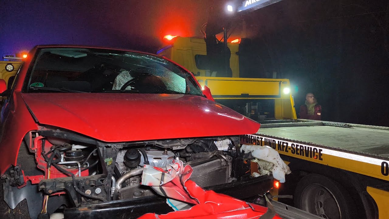 Tödlicher Unfall auf der Landstraße 201 bei Brieselang, Fahrzeuge zusammengestoßen