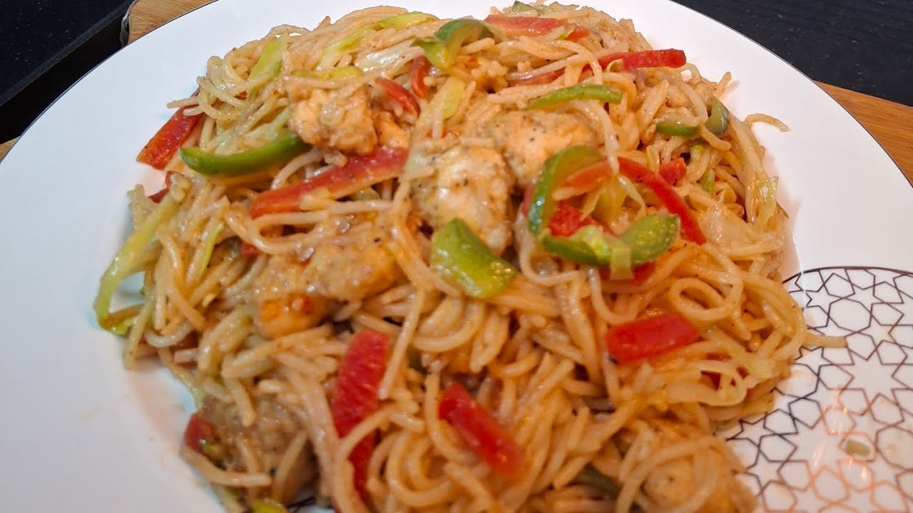 Chicken vegetable spaghetti/ chicken chow mein recipe / ramzan special iftar recipe 
