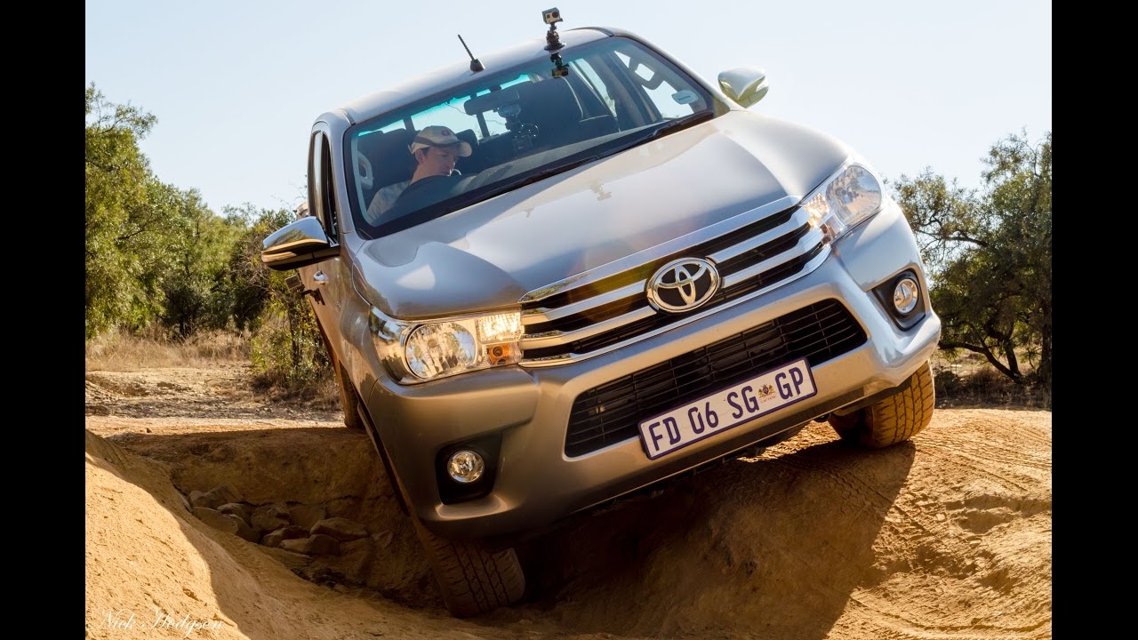 2016 Toyota Hilux offroad review at Hennops 4x4 course