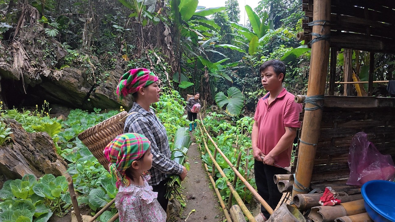 What happened when the two women came to Tran Cong's house to celebrate the Lunar New Year?