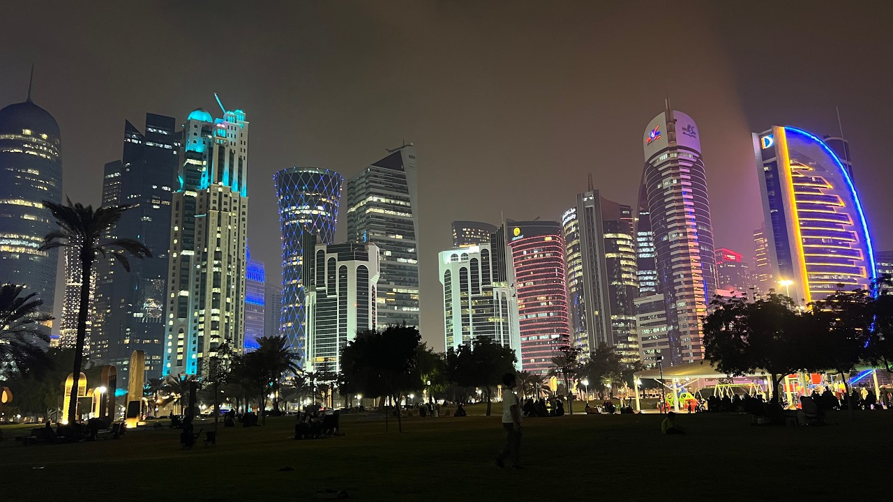 🛵🌃 360°  Doha Corniche Night Ride 🇶🇦 | Part 1 | Scooter Ride Along the Waterfront | Doha Views