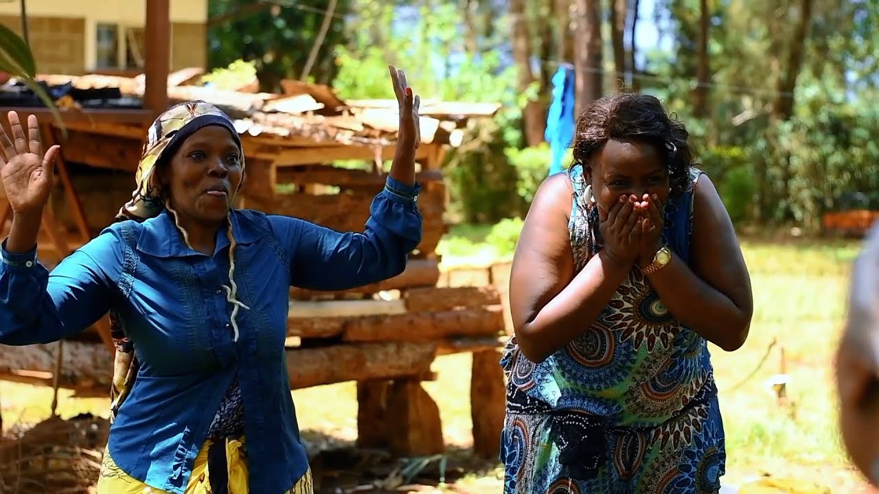 Atumia kucindana kuina ndaci . 😂😂😂 nuu ukuhotana ?          #africanfamilydrama