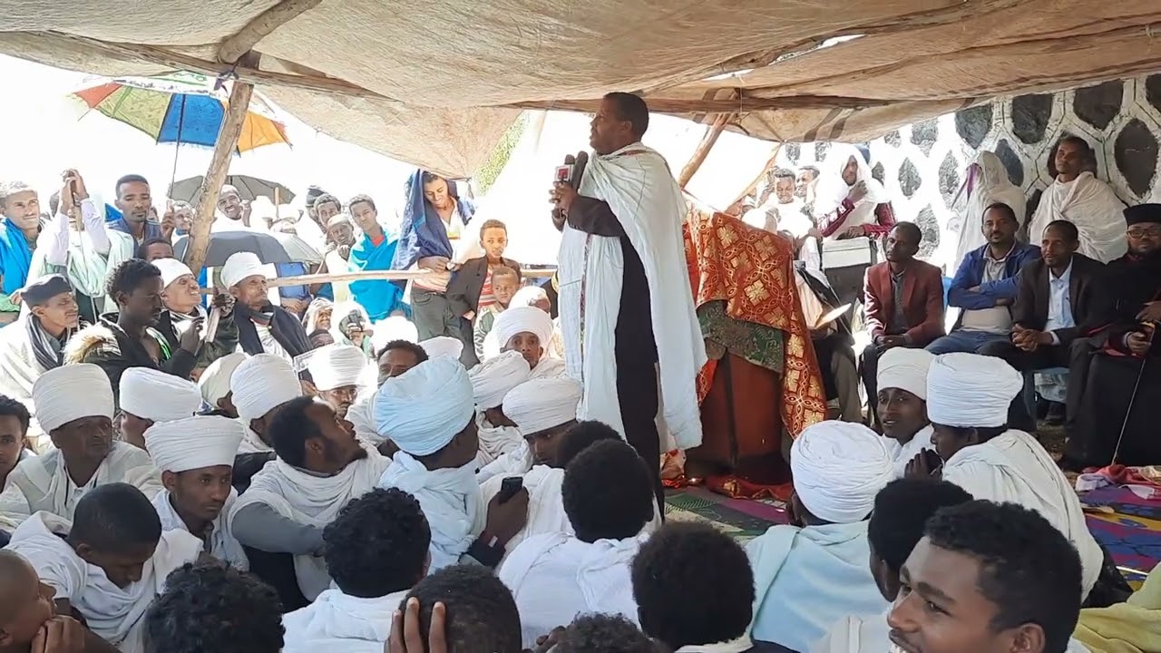 ንግግር አዋቂው  የቅኔው ሊቅ መልአከ ጥበብ ስሜነህ በቅኔያቸውና ባደረጉት ንግግር የሊቀ ሊቃውንት የኔታ ያሬድ ሽፈራው ጉባኤ ምርቃት እንዲህ አድምቀውታል