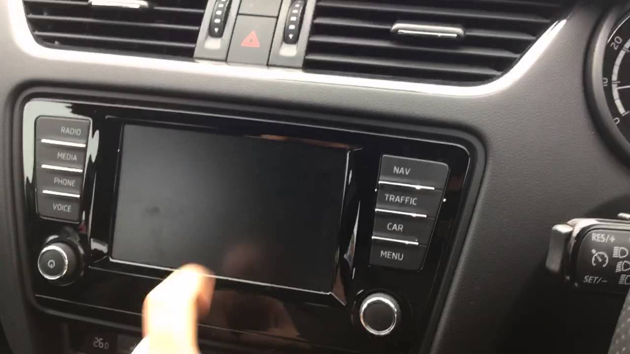 How to connect your phone to your ŠKODA via Bluetooth