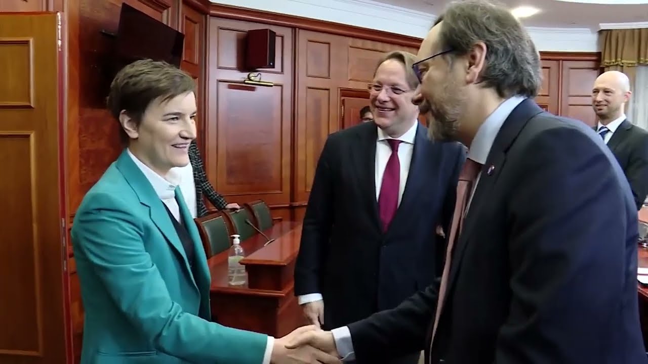 Brnabic-The opposition is not fighting for Kosovo and Metohija but against Vucic! Varhelyi in Serbia