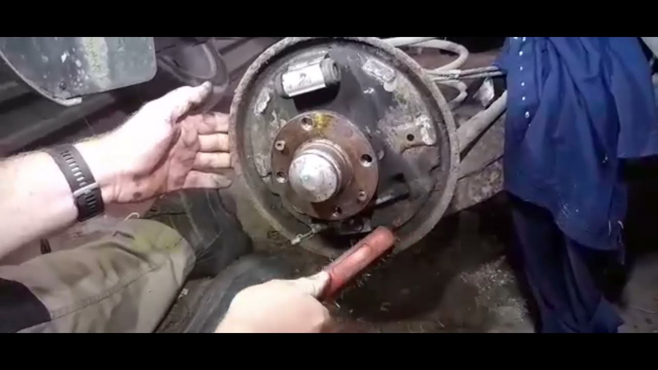vauxhall corsa brake shoes removal / refitting