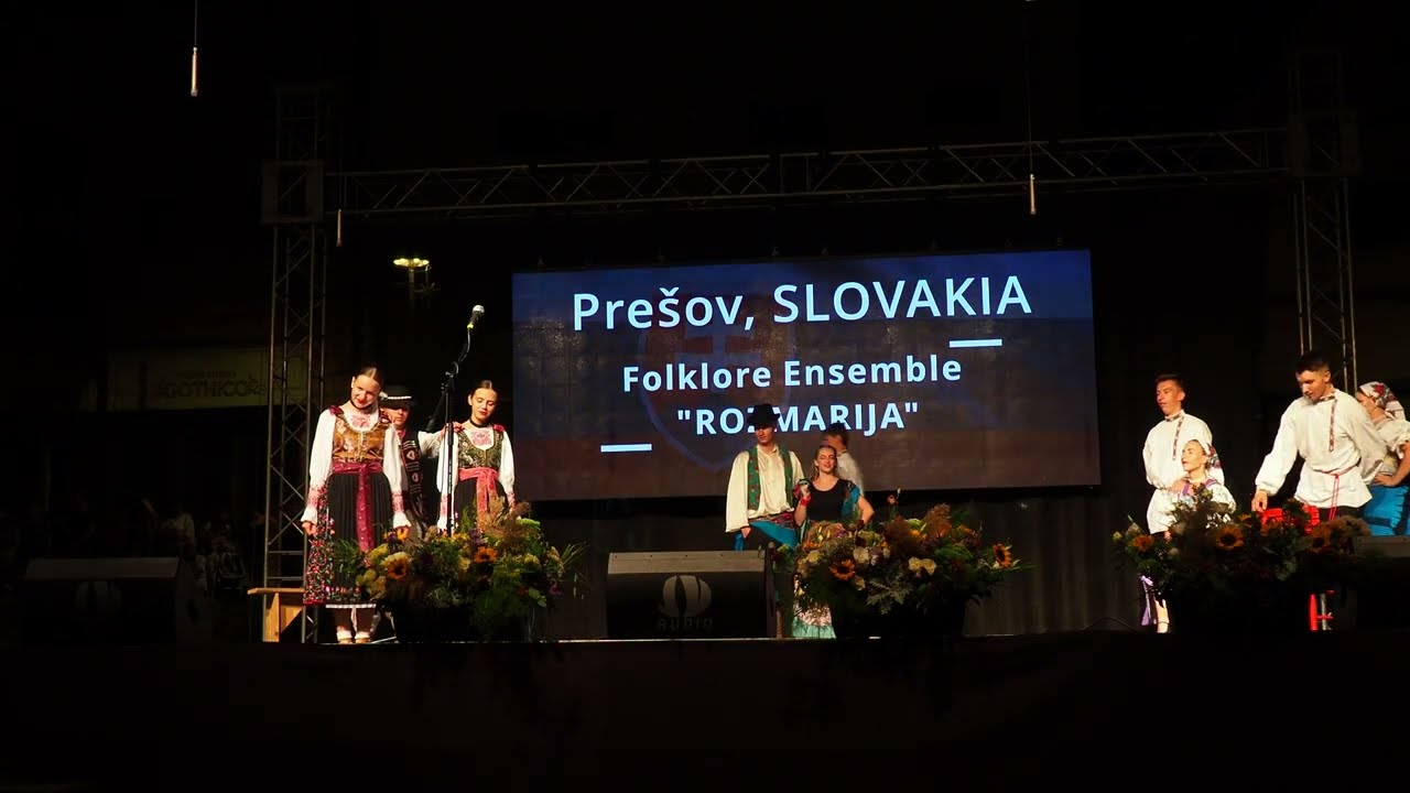 Narodne igre Slovačke. Stojí za to sa pozrieť. Folklore Ensemble Rozmarija (Presov). Srem Folk Fest