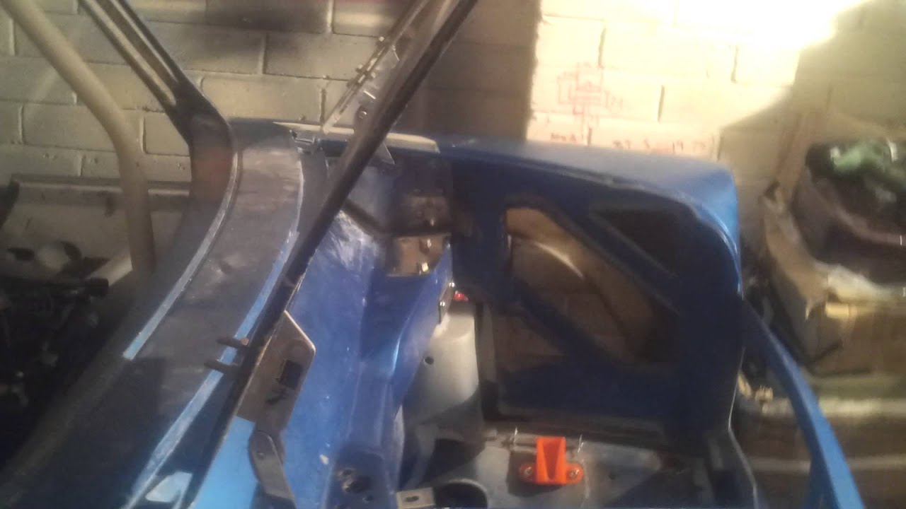 Mini minus with minivation articulated bonnet hinges