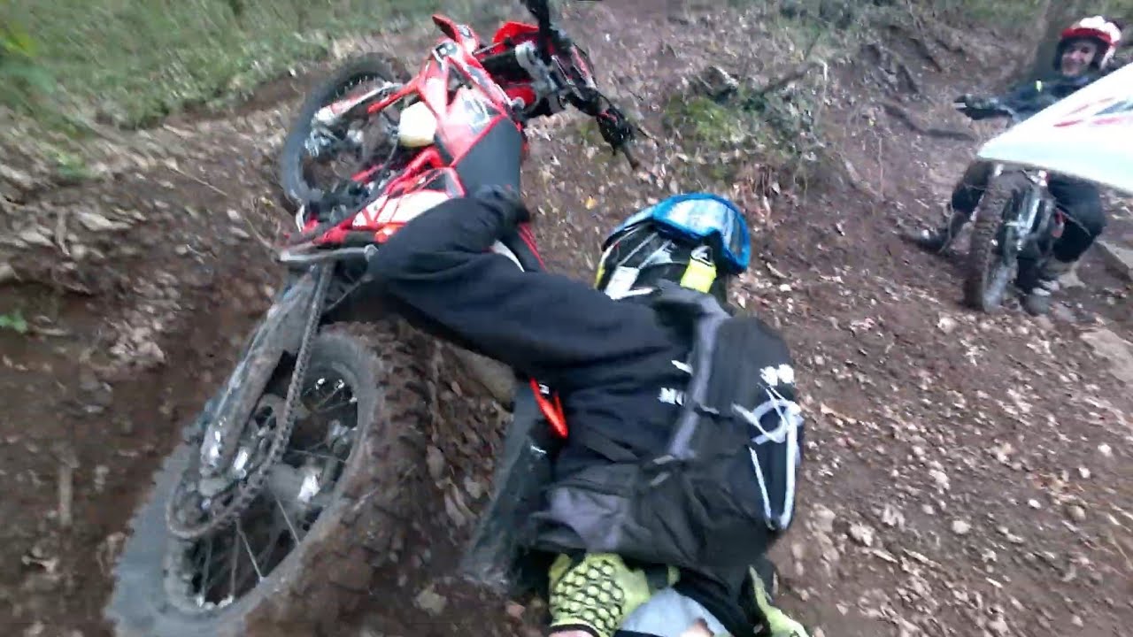 Enduro vs Trial... pt3! Imparando a lanciare le moto.