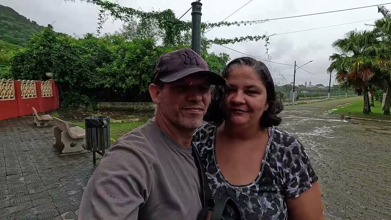 DEVIDO A CHUVAS CONSTANTE O LAGO ENCHEU TANTO QUE TRANSBORDOU 