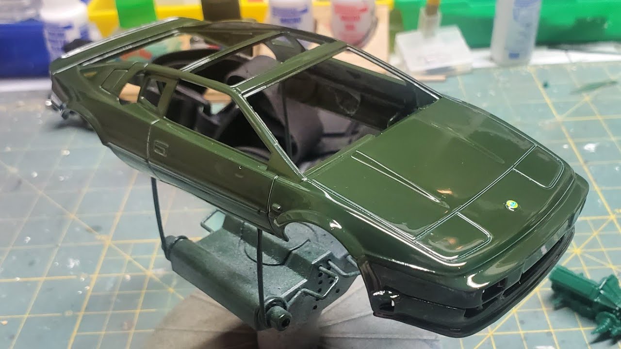 Building the Lotus Esprit Sport 300  - Part 1, body and paint