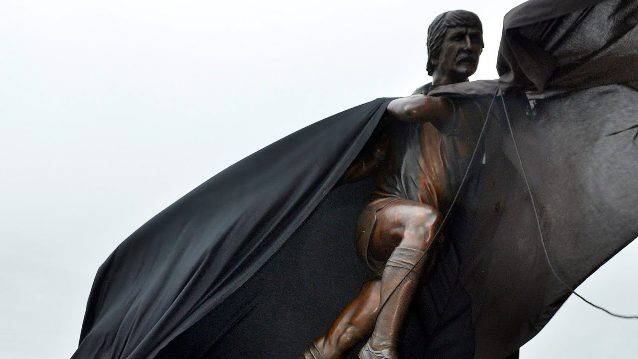 The Tony 'Bomber' Brown statue is unveiled at The Hawthorns
