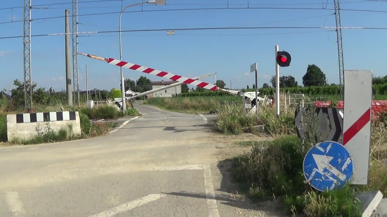Passaggio a livello di via Canali - Russi (RA) / Level Crossing / Spoorwegovergang / Plankorsning