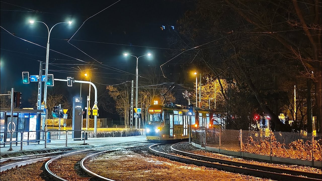 MPK Poznań Linia 28 kierunek Zjazd do zajezdni Forteczna.Moderus Beta MF 22 AC.