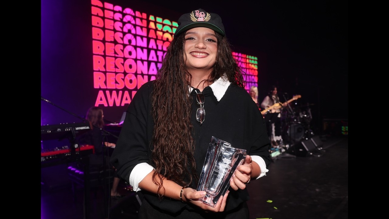 Doechii presented Jayda Love w/ the Exceptional Ears Award | Resonator Awards 2026