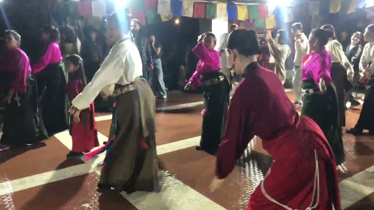 རྡ་ས་ལྷ་དཀར་སྒོར་གཞས་    Dhasa lhakar Gorshey 
