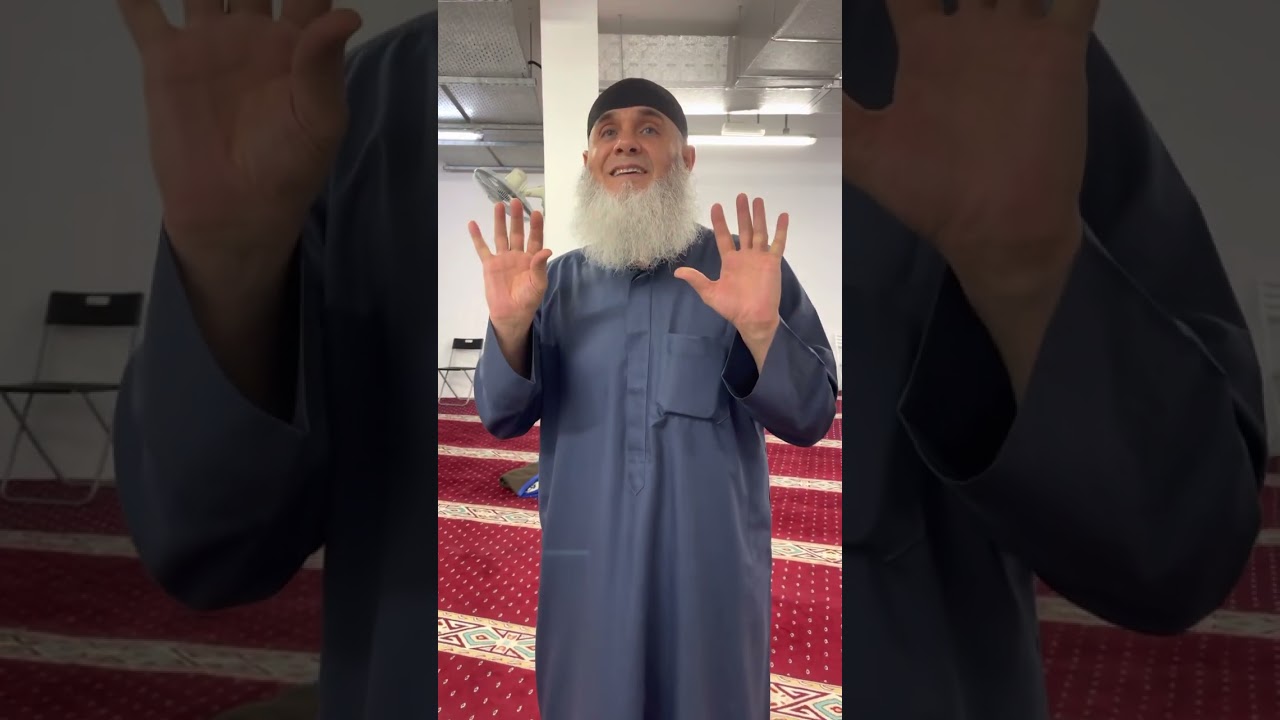 ‏ما هي مواضع رفع اليدين في الصلاة وكم مرة يسن أن ترفع يديك في الصلاة