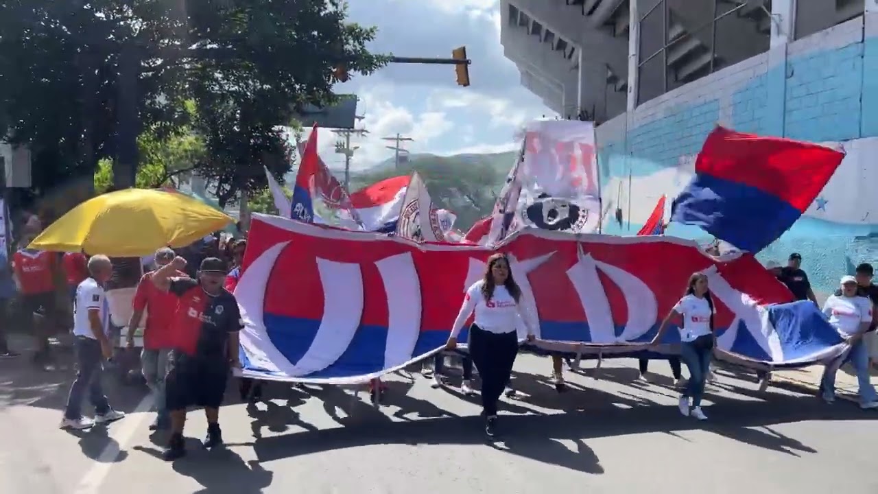 ¡Fiesta Merengue! Así se fue el carnaval de la Ultra Fiel previo al clásico entre Olimpia vs Motagua