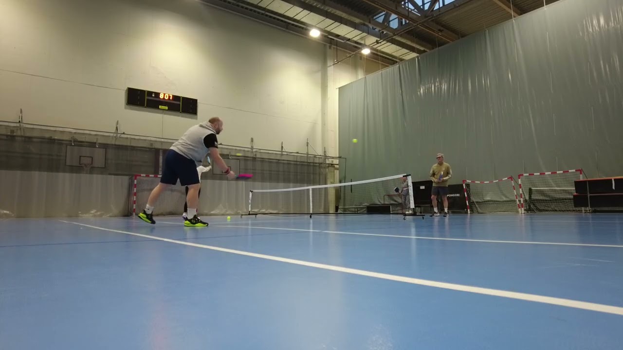 Pickleball warmup Ziemas Olimpiādes Turīnā laikā