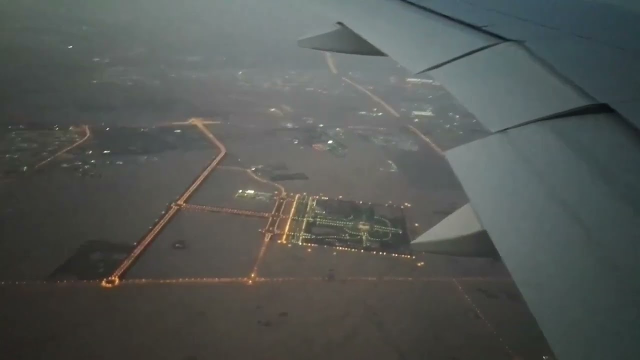 Anflug Dubai bei Nacht