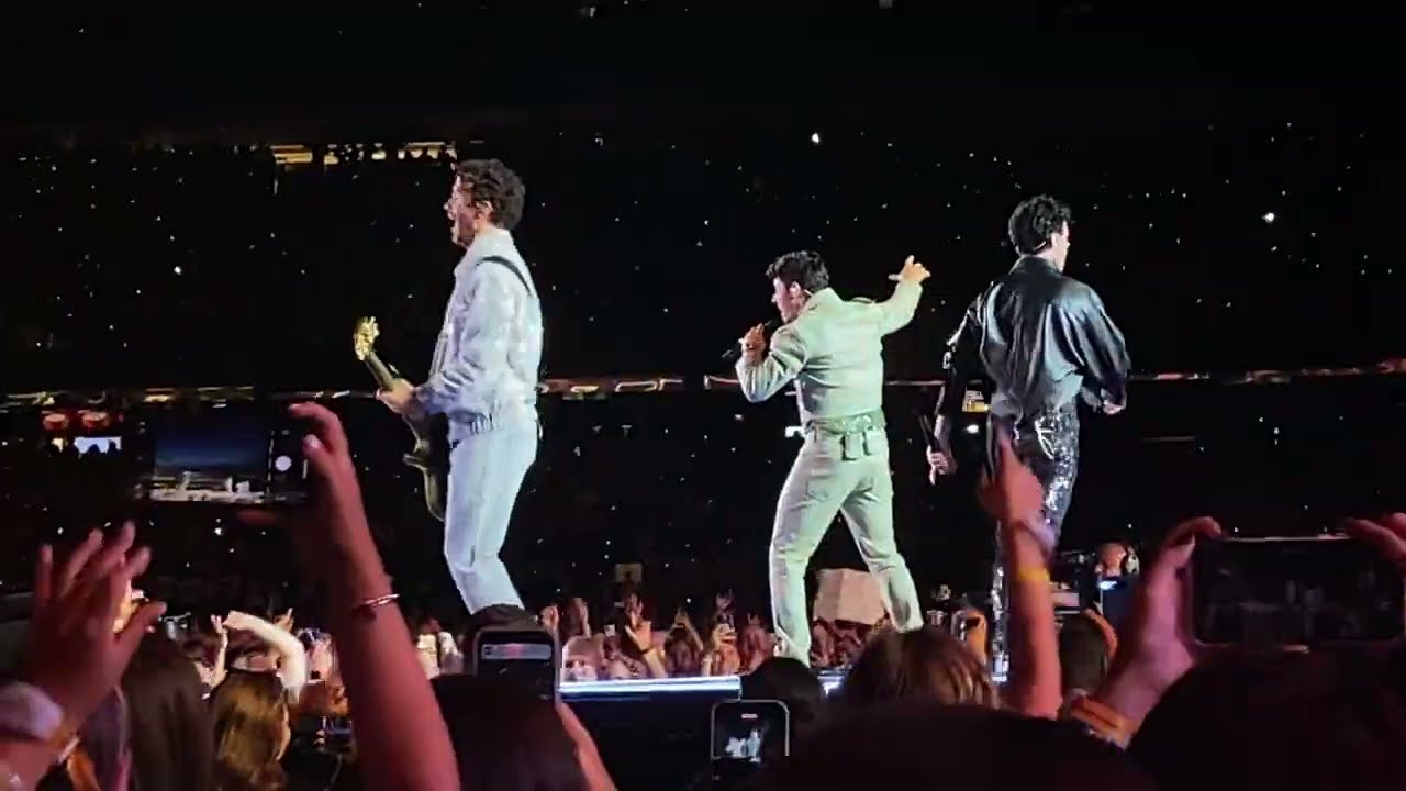 Jonas Brothers - Opening/Wings (Instrumental)/ Celebrate - The Tour - Yankee Stadium - 08/13/23