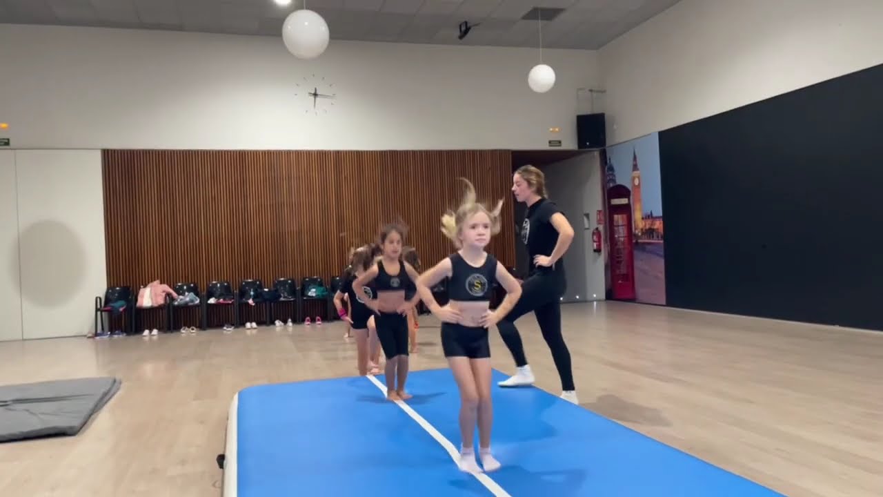 ACROKIDS - DANSCLAS