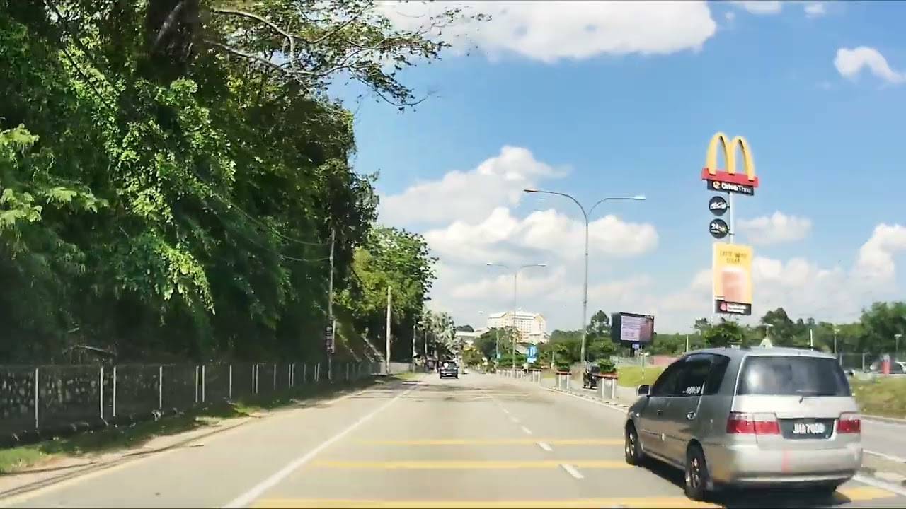 Drive Kuala Pilah: Giant Superstore Melang - Jalan Datuk Undang Johol - Masjid Jamek Yamtuan Raden