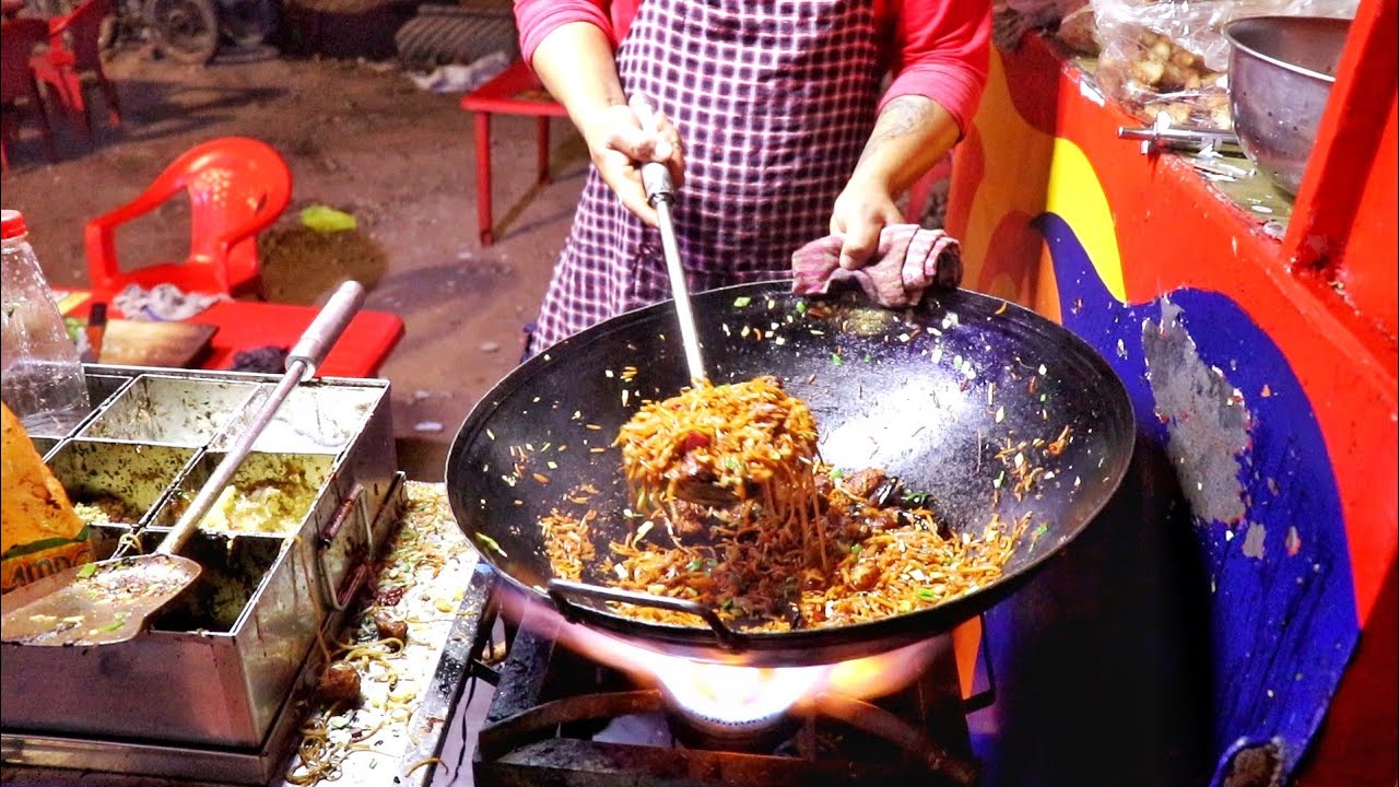 Master Of Making Chinese Cuisine | Triple Schezwan Fried Rice | Indian Street Food