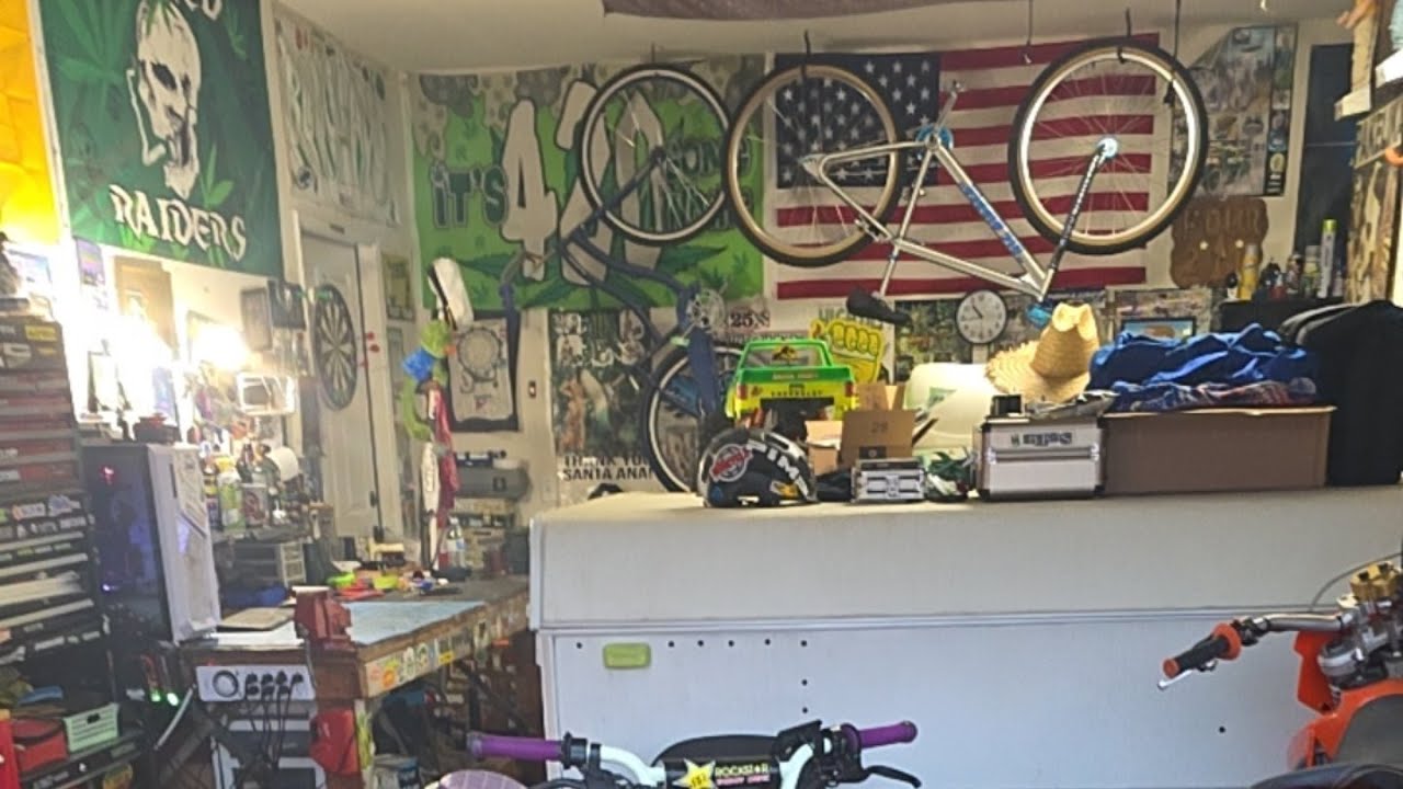 Live Garage Tour Xmas 2025