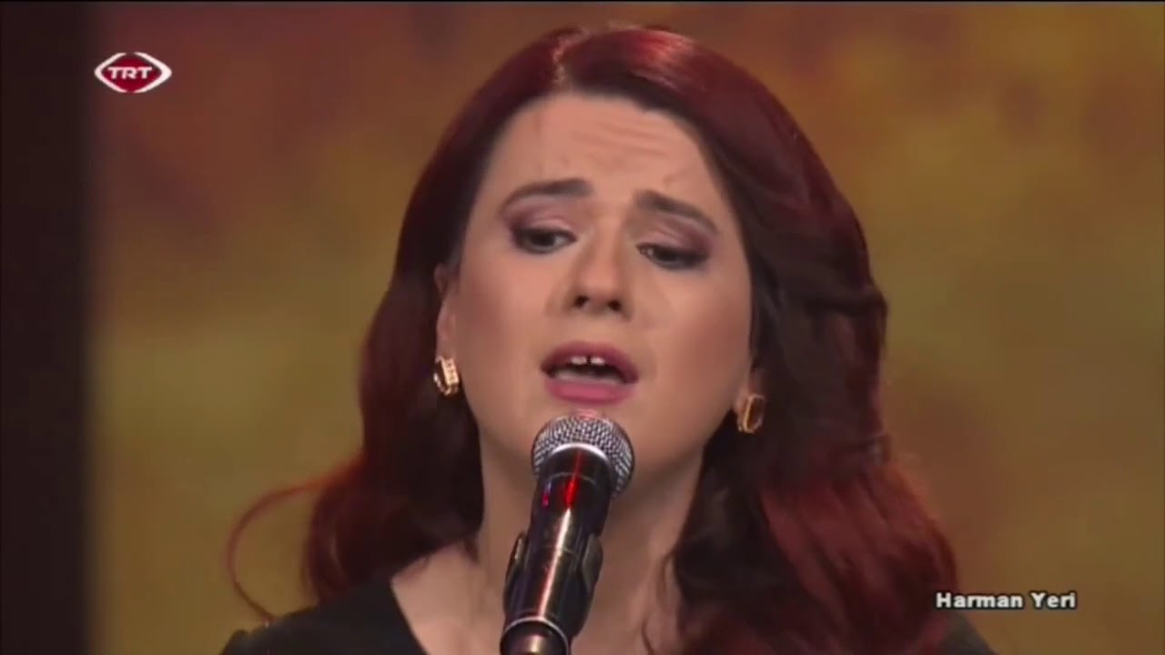 Ezgi Azizoğlu - Şu İzmir'den Çekirdeksiz Nar Gelir
