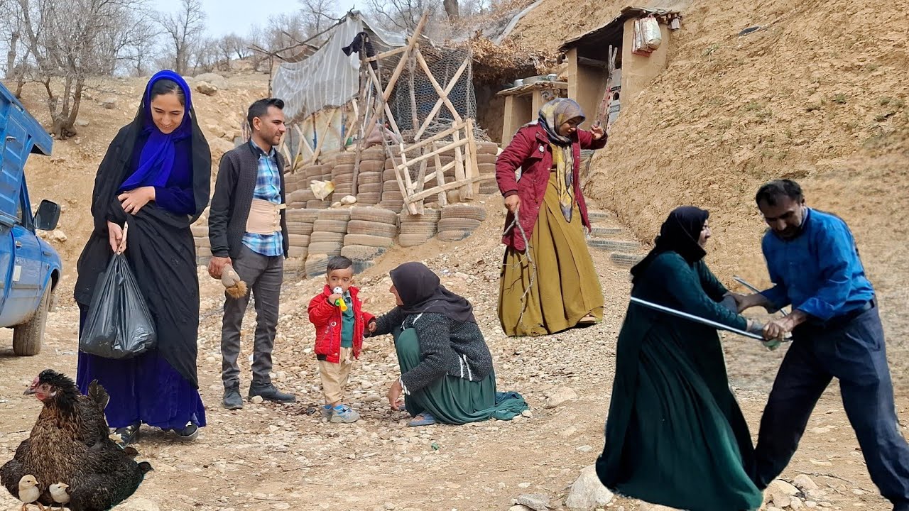 The hardships of polygamous life: Zahra's illness and the request for medicine 🏠