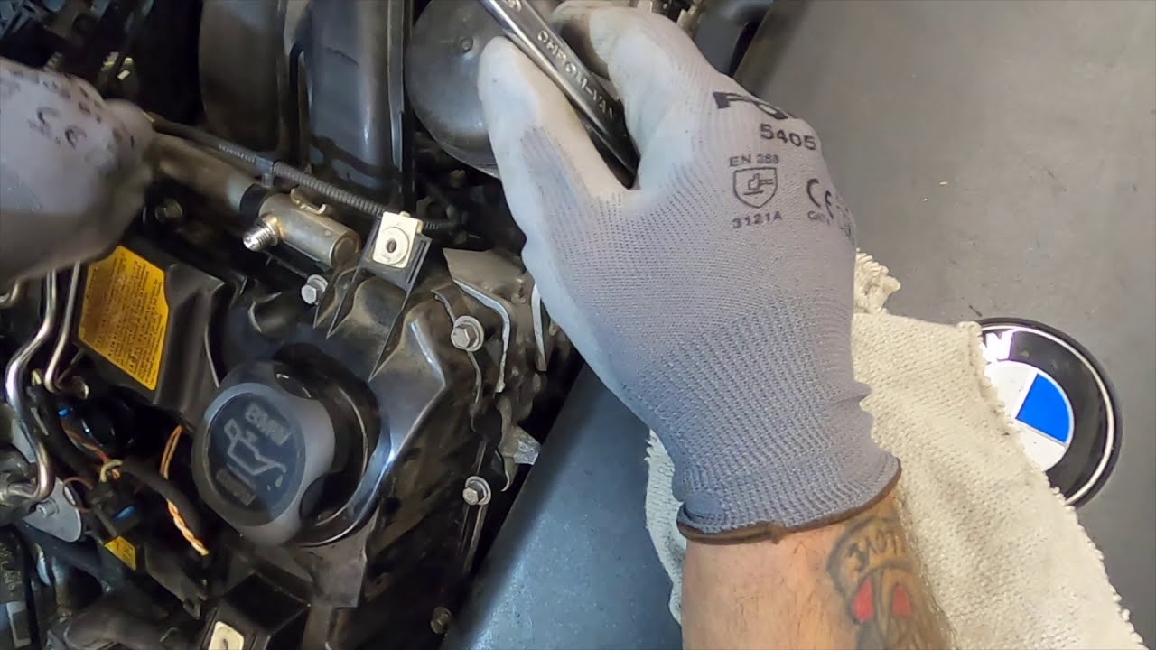 BMW 1 series E87 N43 Engine rattling, Problem SOLVED!