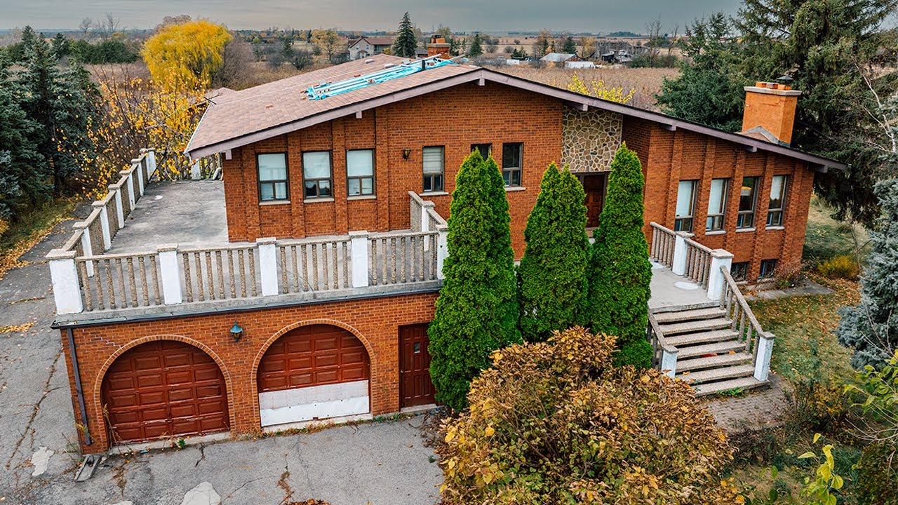 Police RAIDED This ABANDONED 1970's Dream Home l WHAT DID THEY FIND???