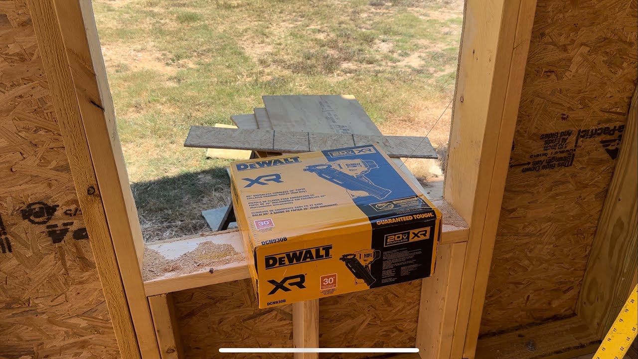 Распаковка и первое использование DeWalt DCN930B + установка удлинённого зажима